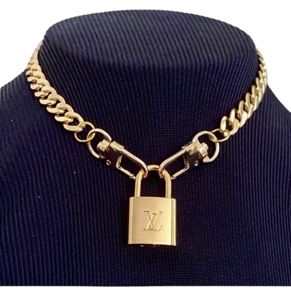 Authentic Louis Vuitton #313 Lock & Key Set on a 18K Gold Plated Chunky Necklace - Picture 2 of 5